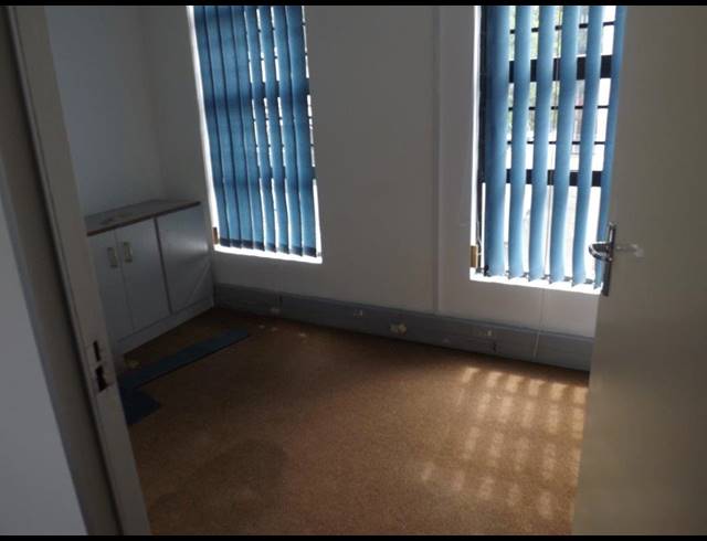 194M² OFFICE FOR SALE IN BULWER